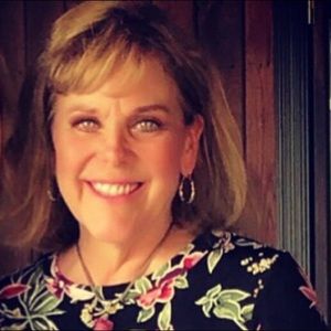 Meet your Posher, Debbie